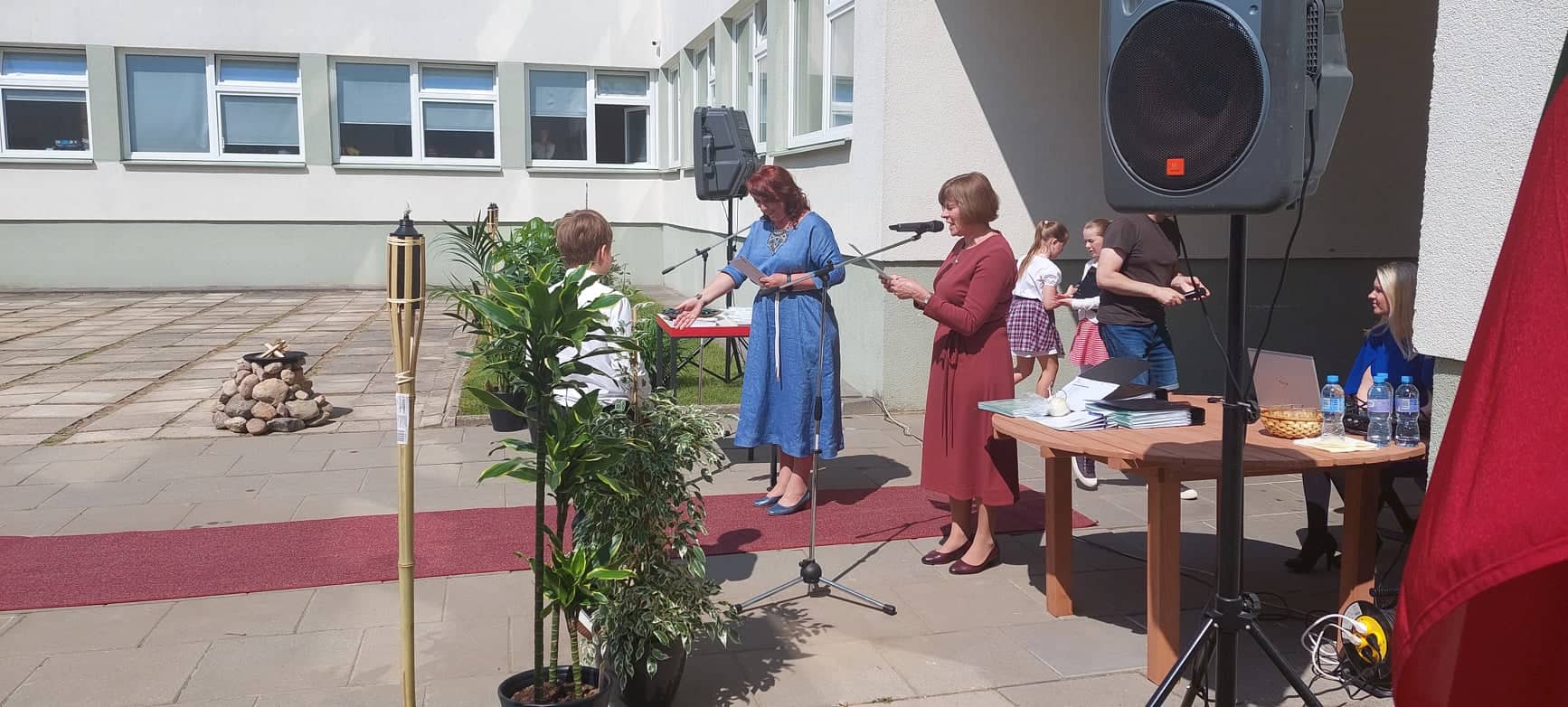 285848249_1071633426766598_4874183875385452485_n