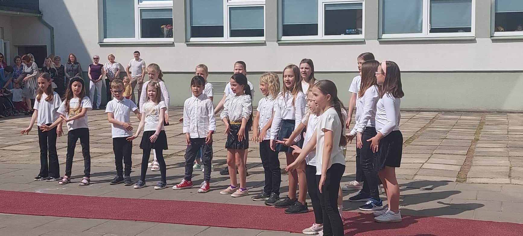 286037533_1098929027361672_2021391154431431979_n