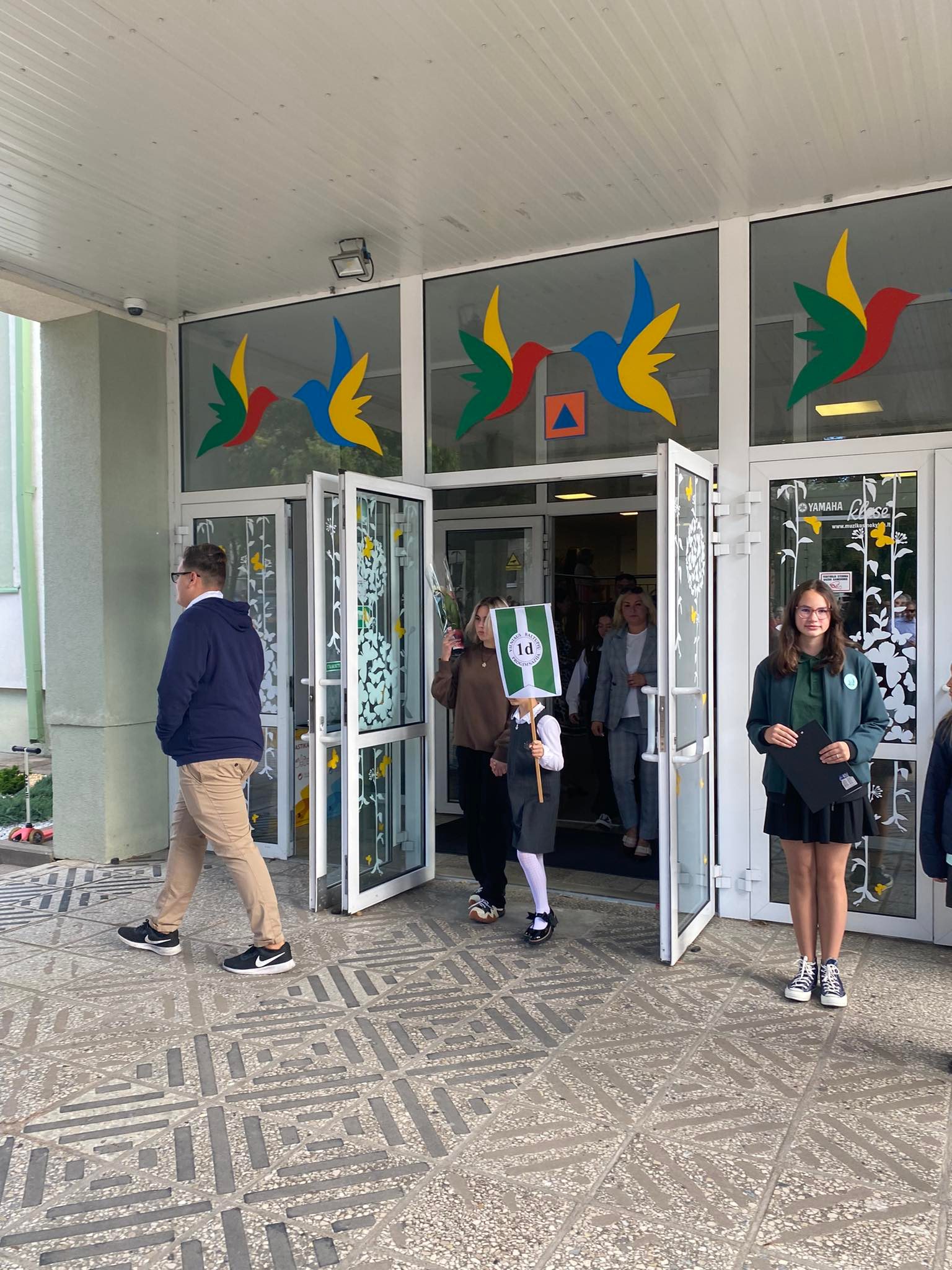 300757125_567860605039861_3403174499081722460_n