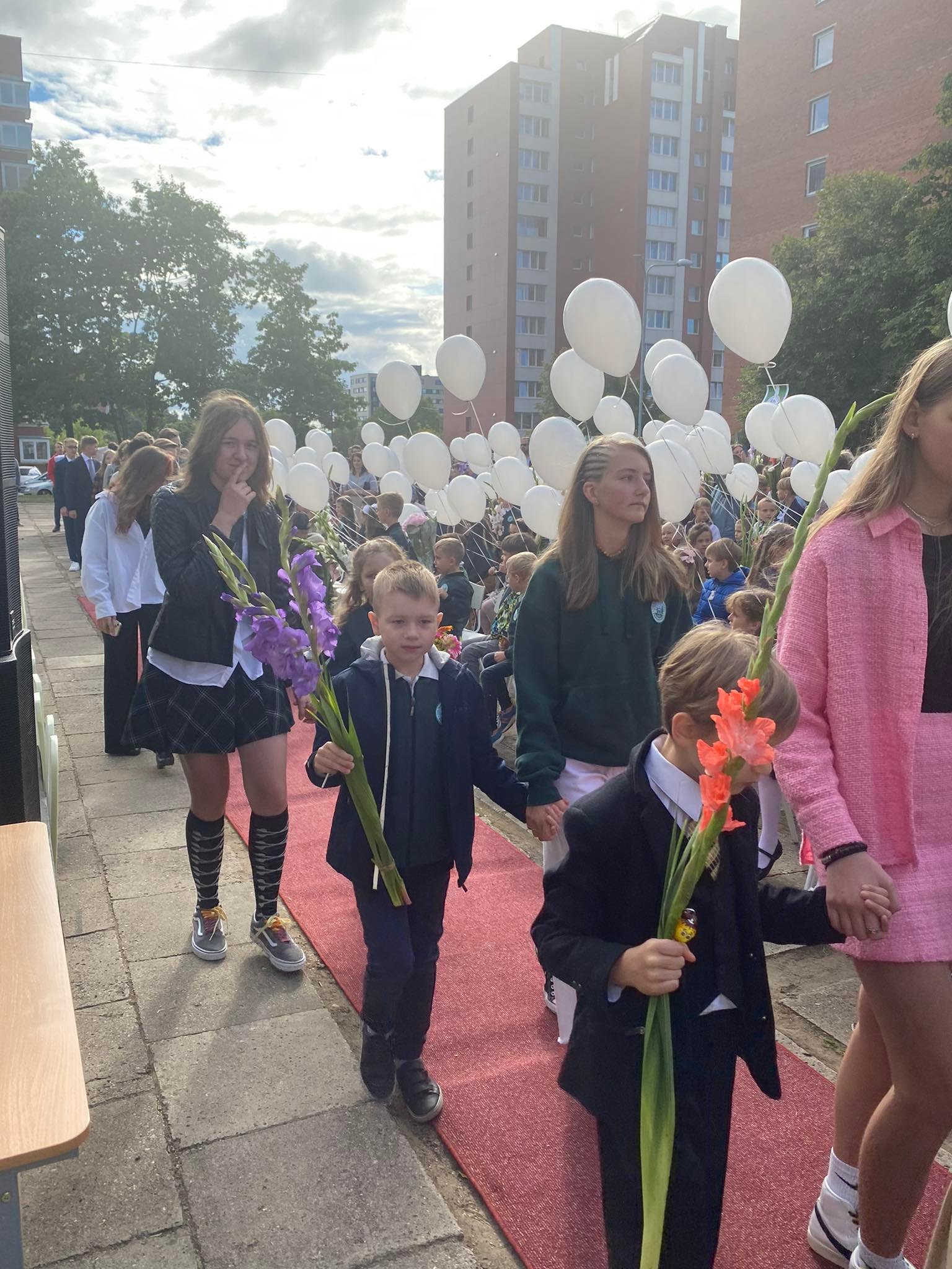 301100373_1898027010547777_8059353615132825328_n