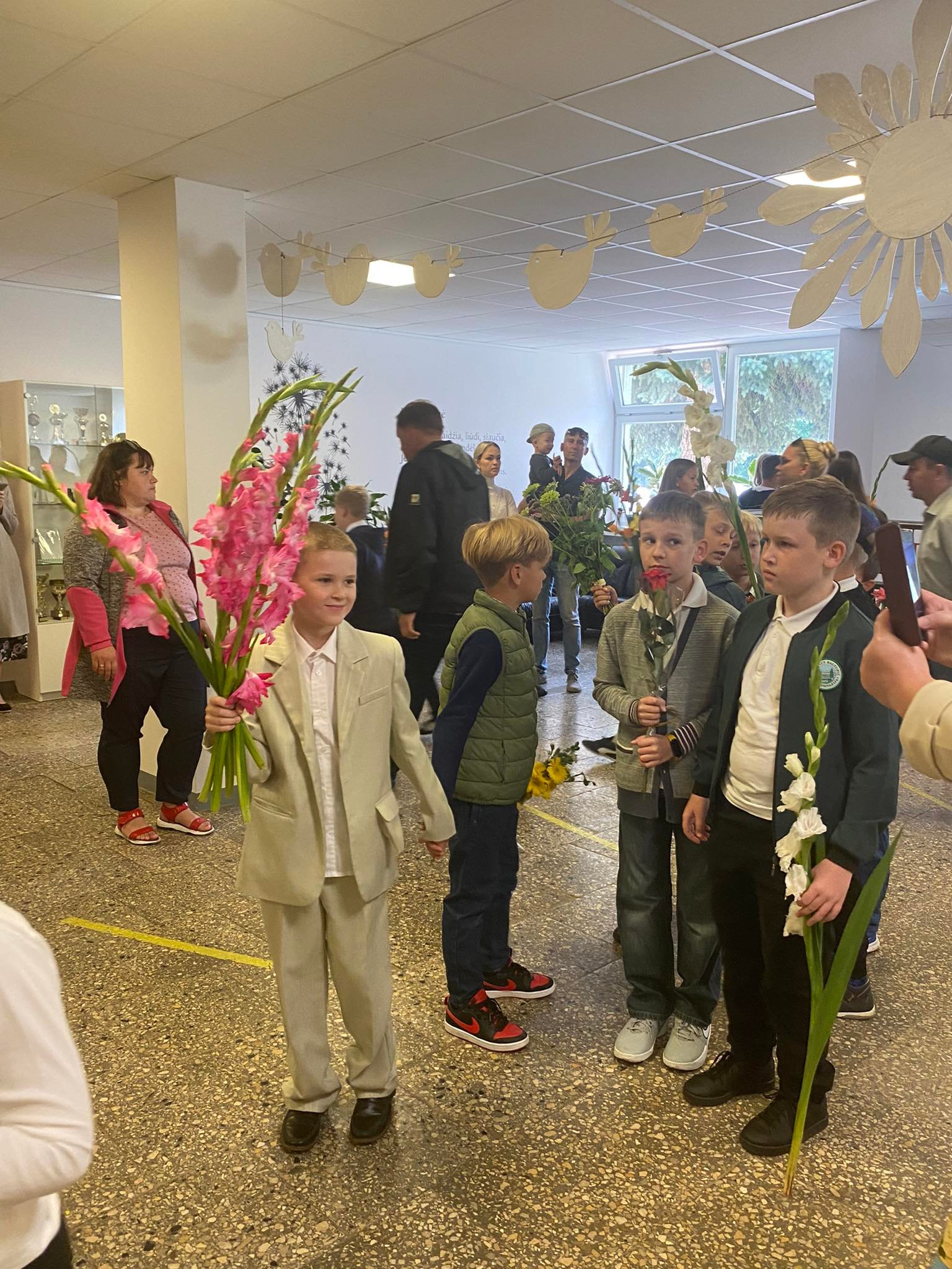 301217043_1945393739228606_1515688130822149180_n