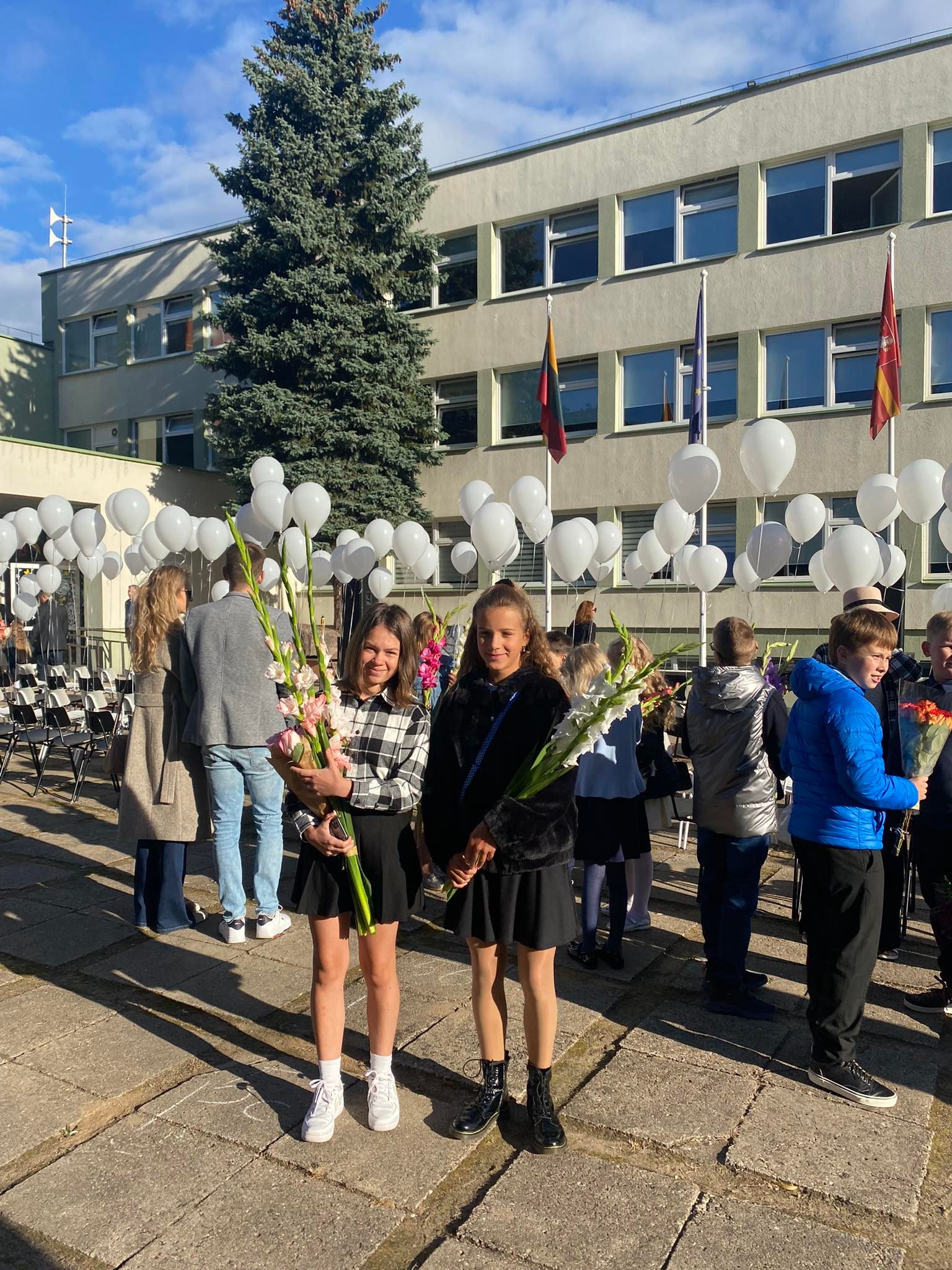 301313819_1064188041125521_3519419675551231566_n