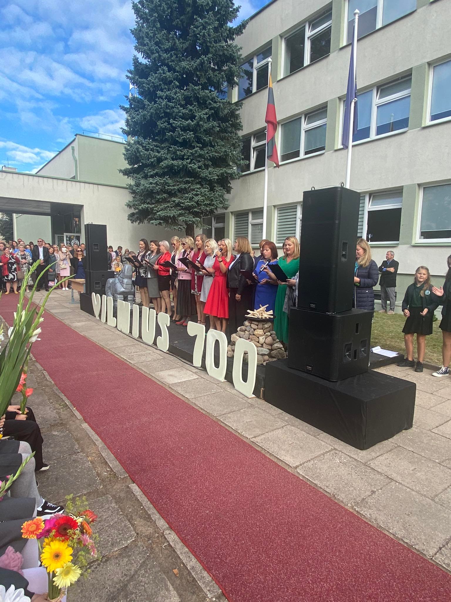 301412522_1367975880396420_239993533293107942_n